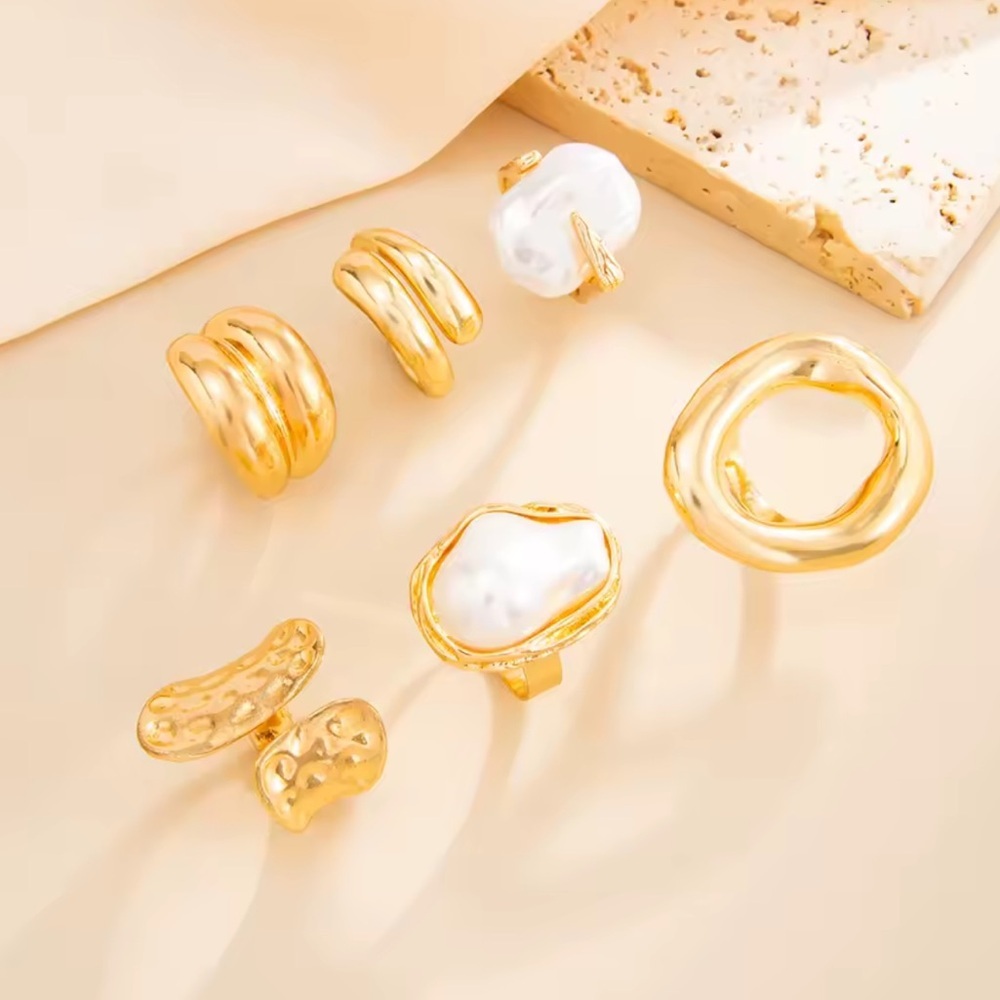 Chunky Gold Statement Ring Set with Baroque Pearl | Luxury Minimalist Jewelry - Picture 5 of 8